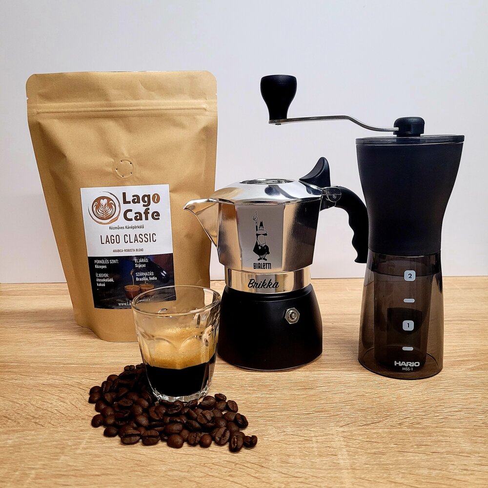 Bialetti Brikka kotyogós hario mini mill slim plus kávéőrlővel és egy csomag lagocafe kávéval