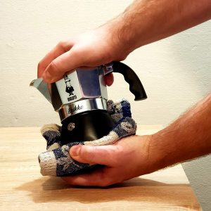 Bialetti Brikka 2020 kotyogós kávéfőző 2 személyes összerakása